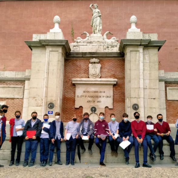 Los alumnos en la fuente de Diana
