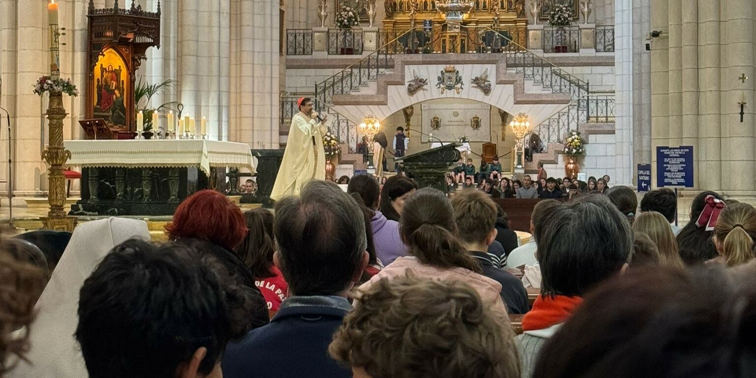 Arzobispo misa pascual